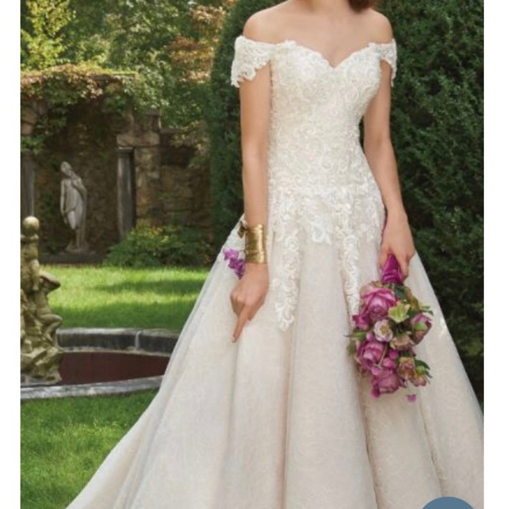 Lace Applique Off the Shoulder Dress